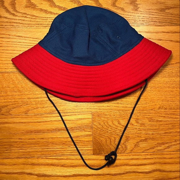 New Era Chicago Cubs Bucket Hat. Red & Blue. One Size Fits Most OSFM - Picture 2 of 3